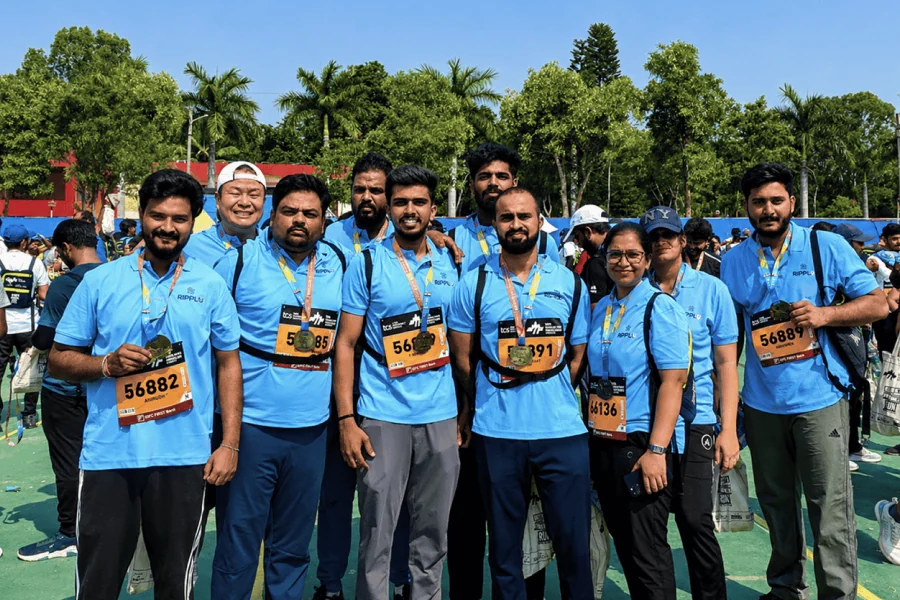 Ripplrites in race bibs at the start of a marathon