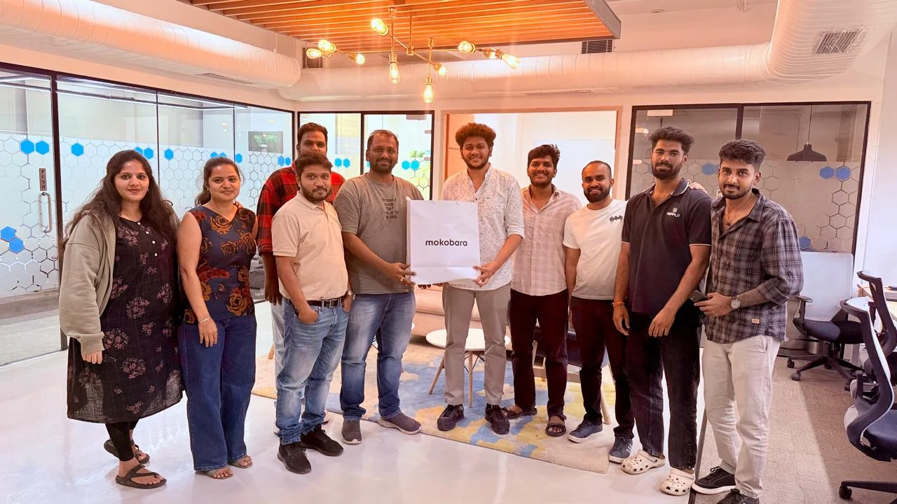 Ripplrites catching up over a gathering in the office